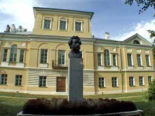  トヴェリ州:  ロシア:  
 
 Pushkin museum in Bernovo